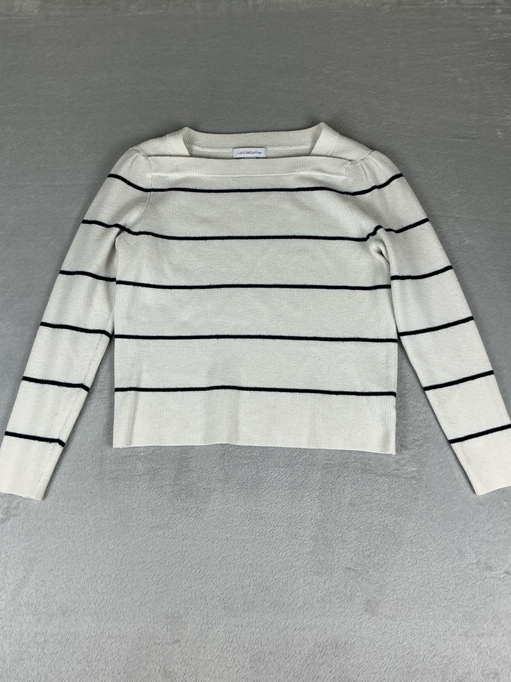 Liz Claiborne women’s withe and Black Striped Sweater Long Sleeve Size L.